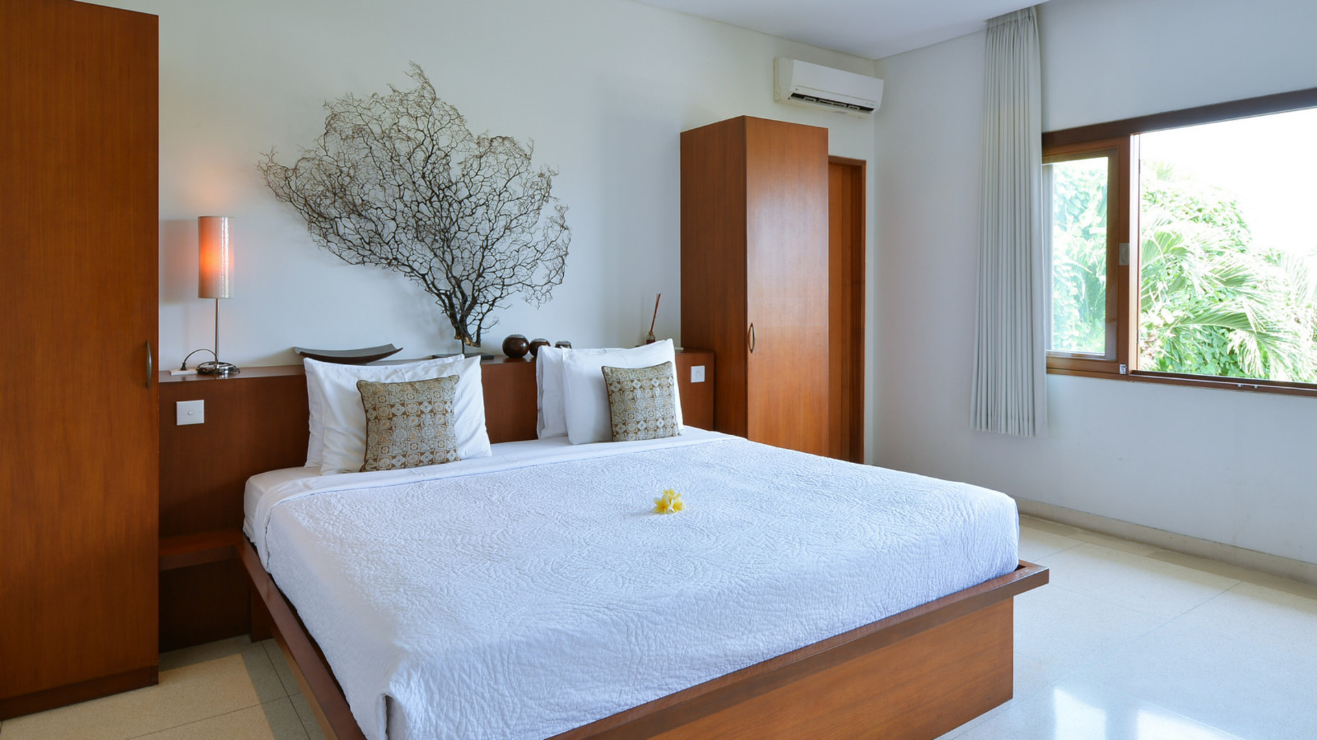 Neverjetna vila s 5 zvezdicami in 2 sproščujočima bazenoma, Bali Villa 2136