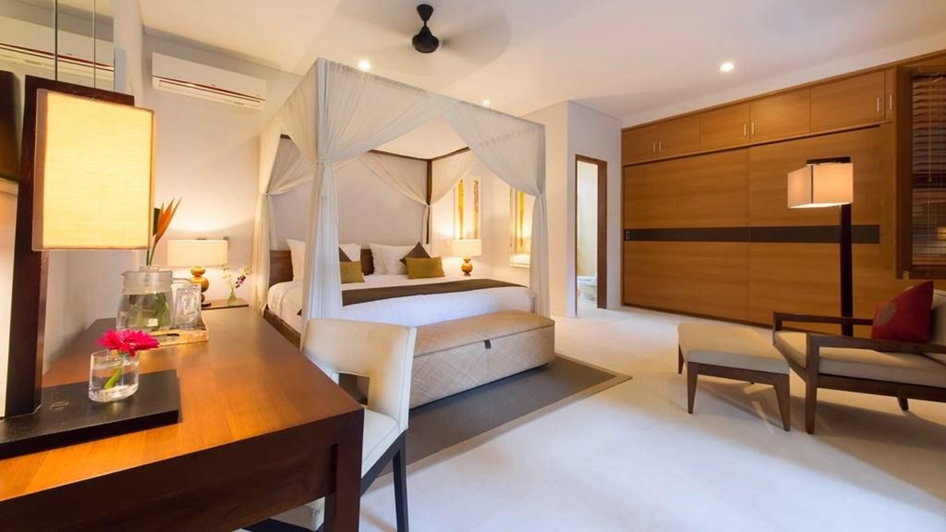 Mirna vila z bleščečim bazenom, Bali Villa 2139
