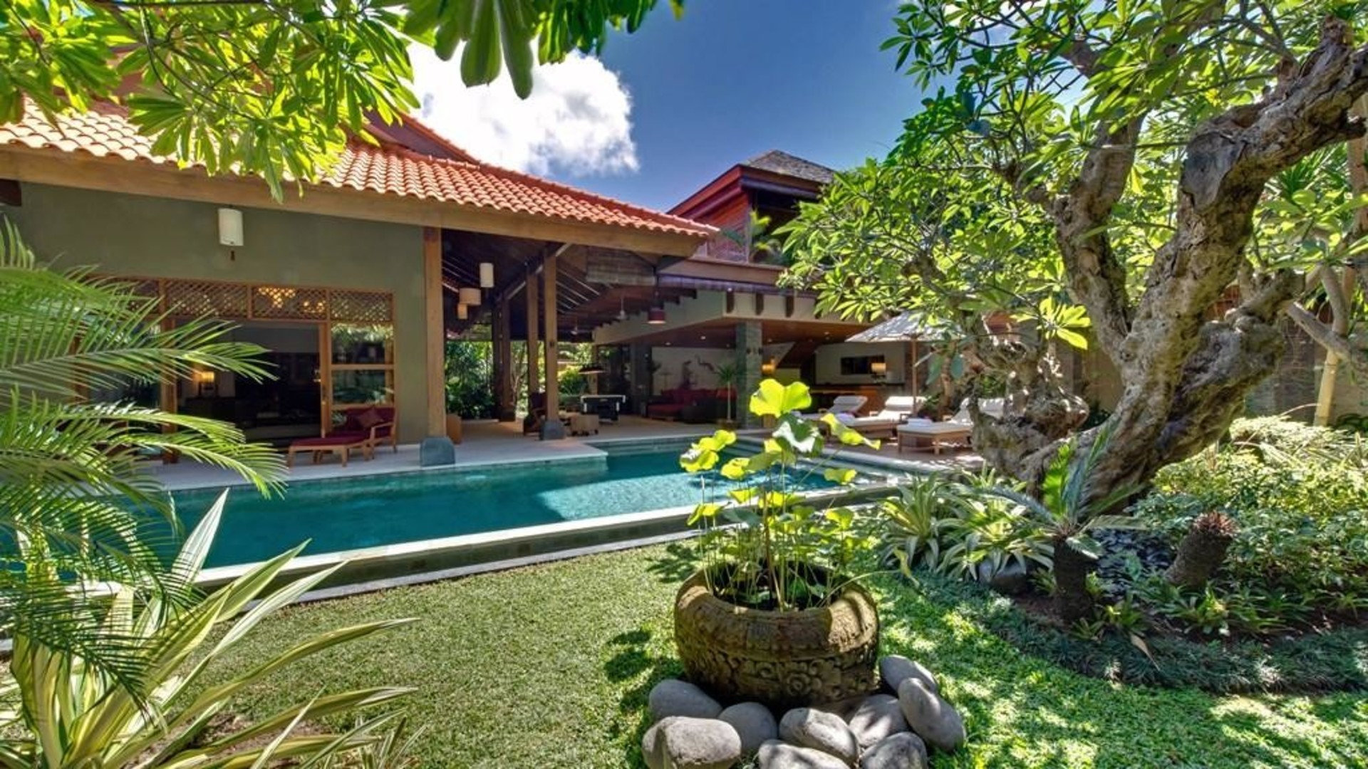 Mirna vila z bleščečim bazenom, Bali Villa 2139