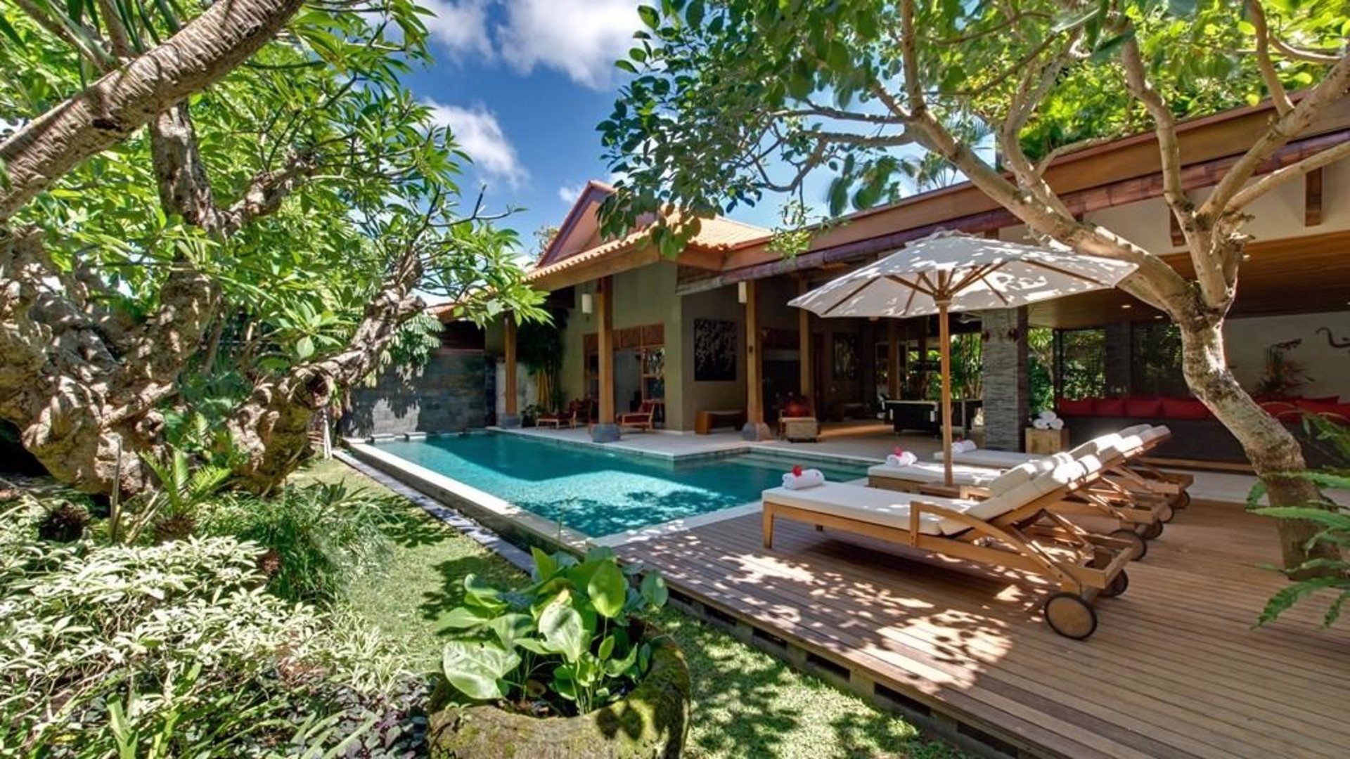 Mirna vila z bleščečim bazenom, Bali Villa 2139