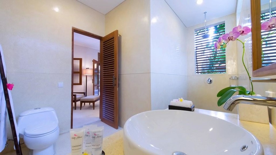 Mirna vila z bleščečim bazenom, Bali Villa 2139