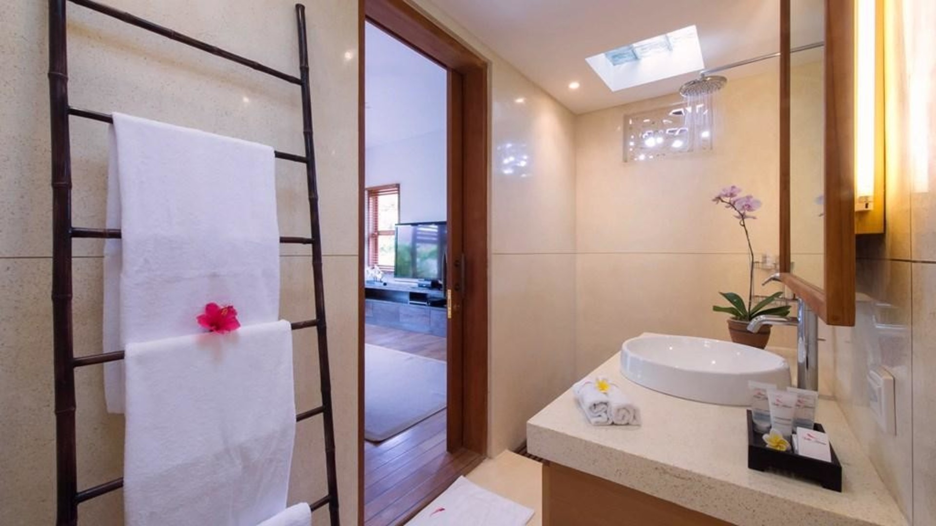 Mirna vila z bleščečim bazenom, Bali Villa 2139