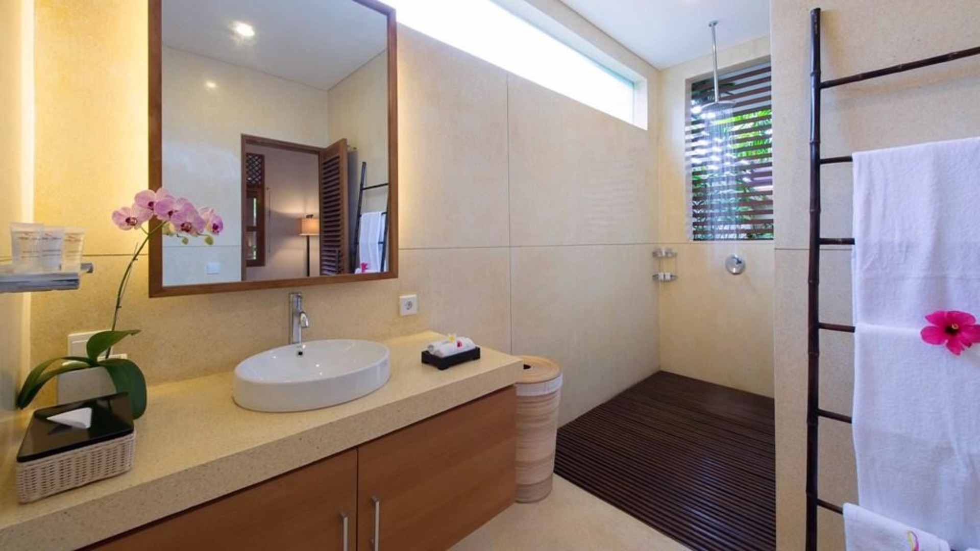 Mirna vila z bleščečim bazenom, Bali Villa 2139