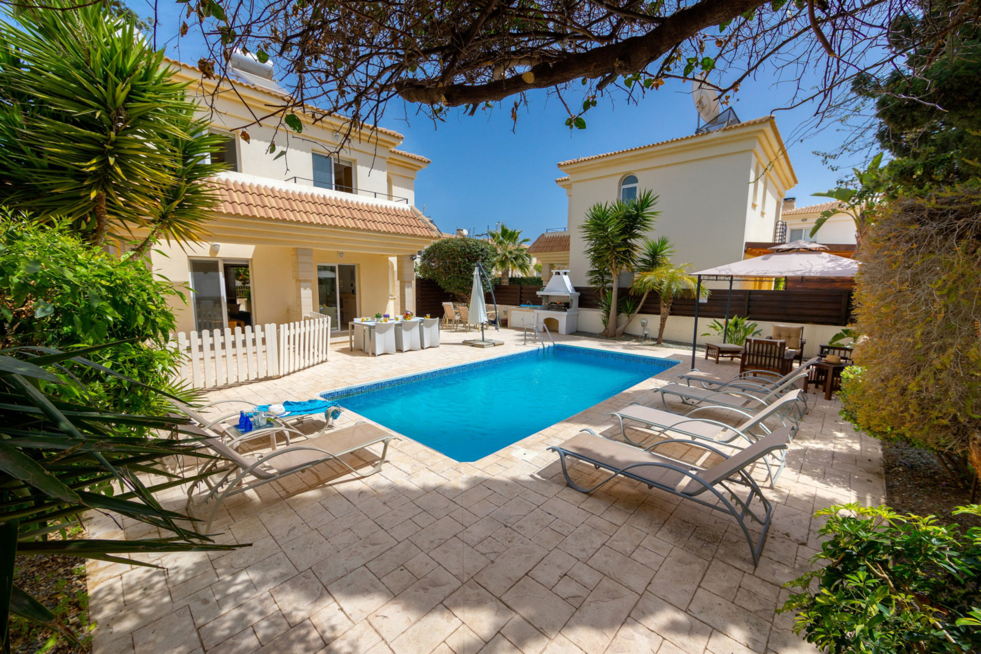 Čudovita vila nekaj minut od plaže, vila Protaras 1027