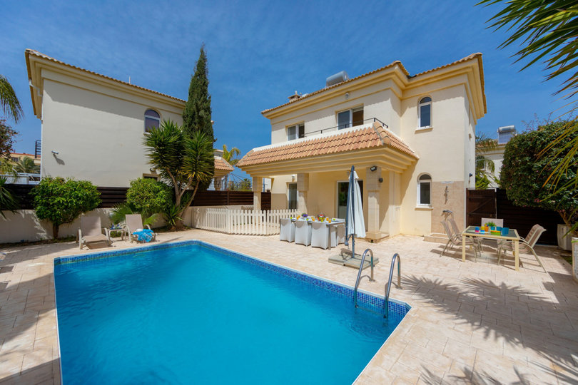 Čudovita vila nekaj minut od plaže, vila Protaras 1027