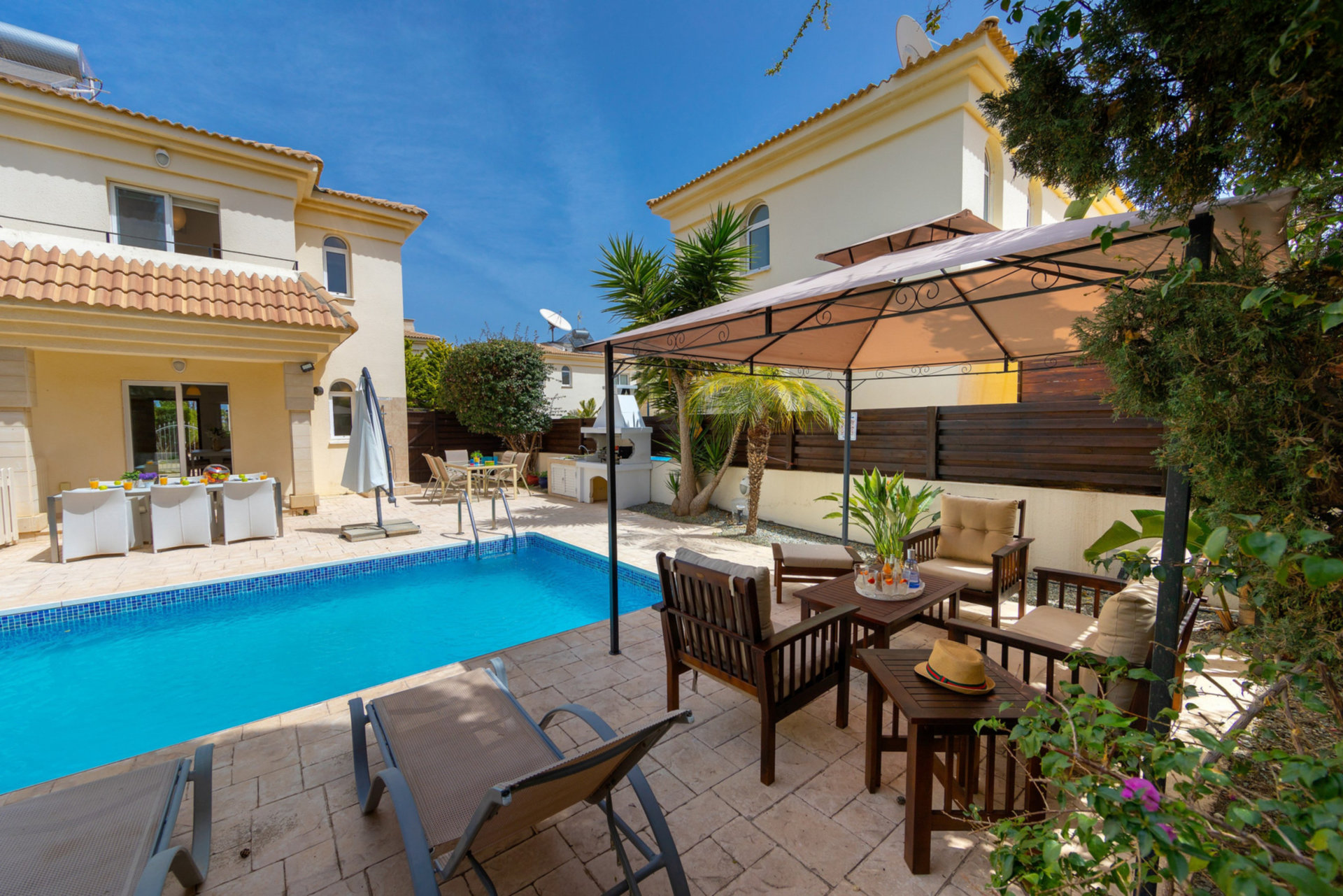 Čudovita vila nekaj minut od plaže, vila Protaras 1027