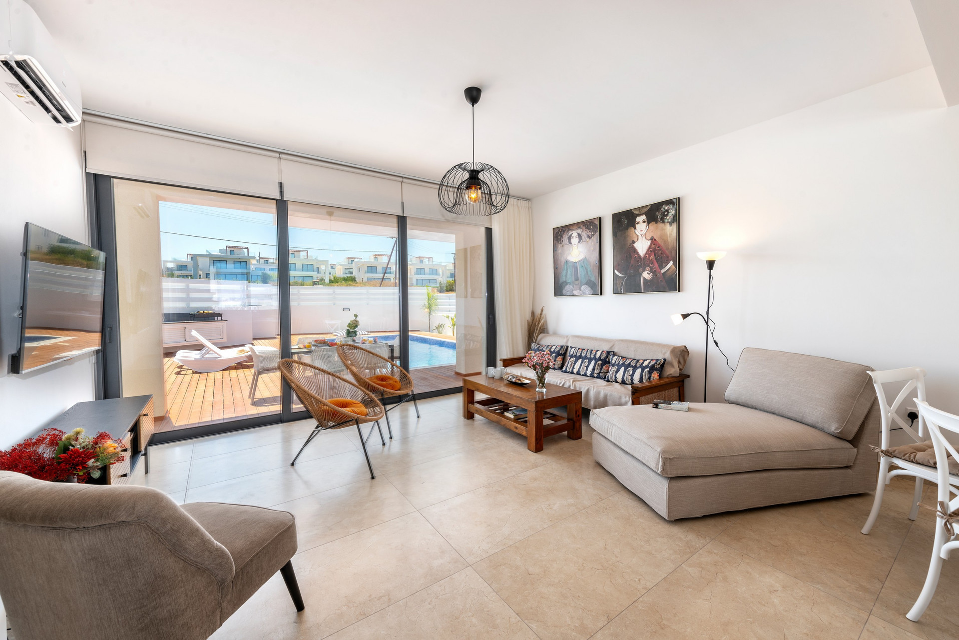 Vaša čudovita počitniška vila, Protaras Villa 1037
