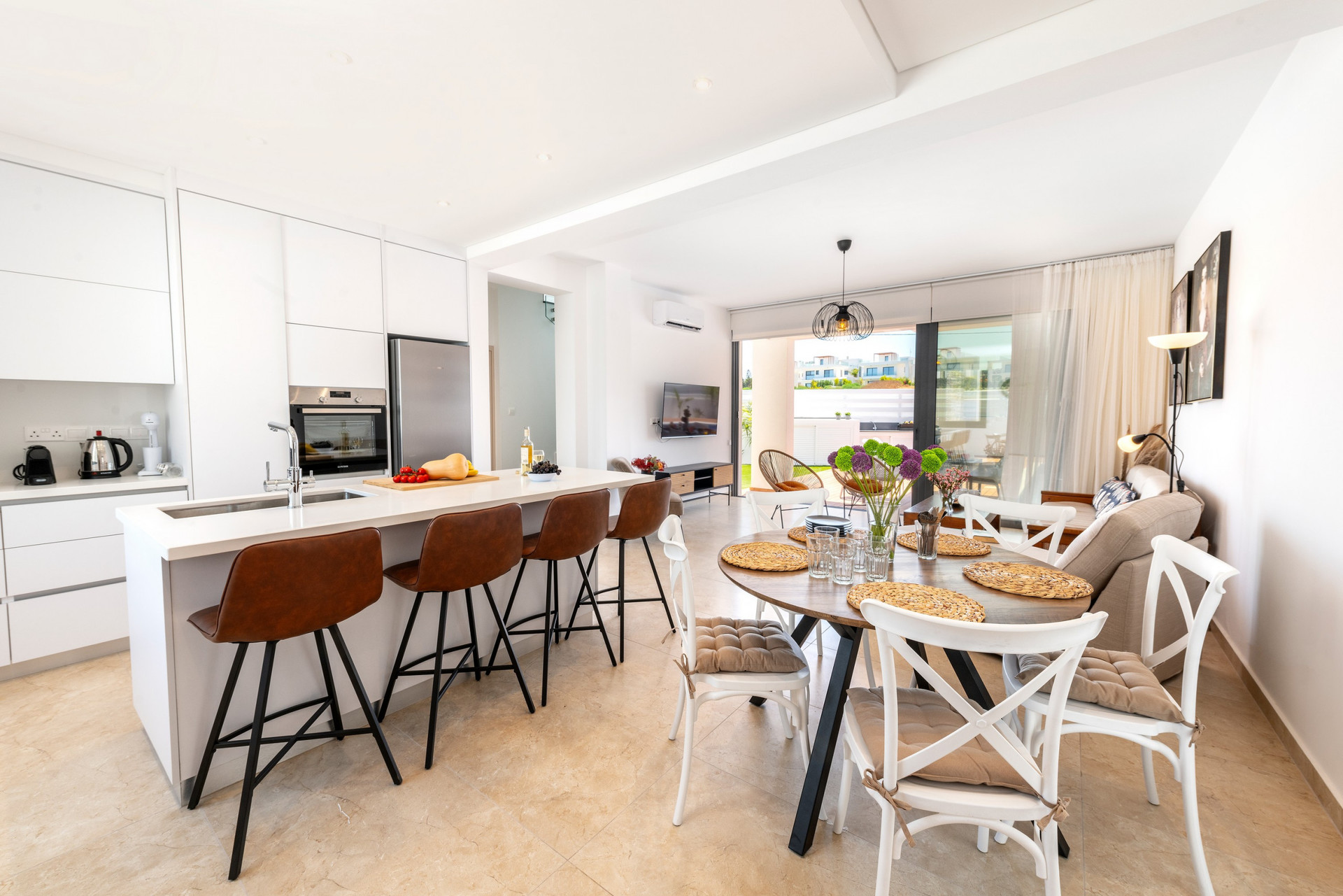 Vaša čudovita počitniška vila, Protaras Villa 1037