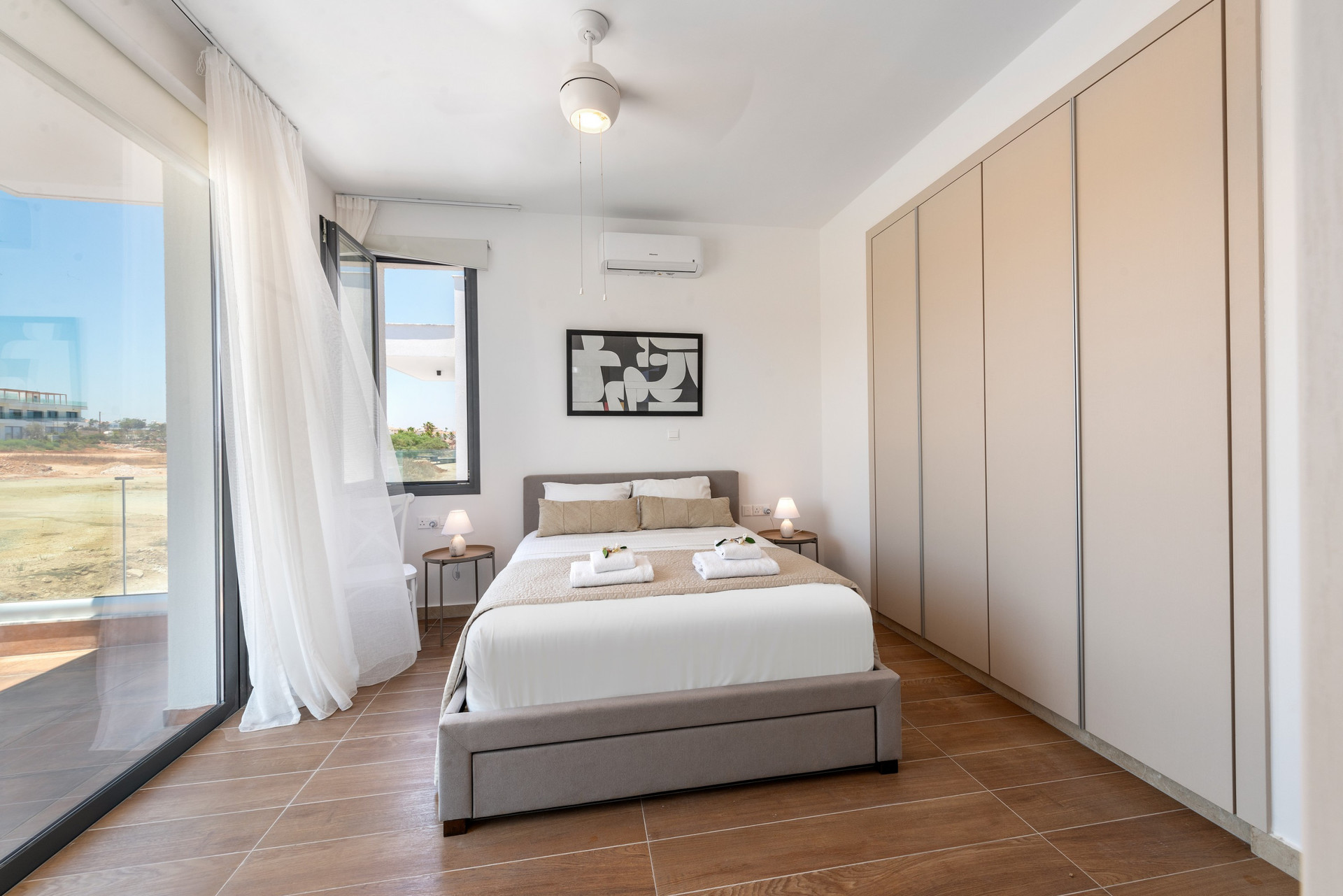 Vaša čudovita počitniška vila, Protaras Villa 1037