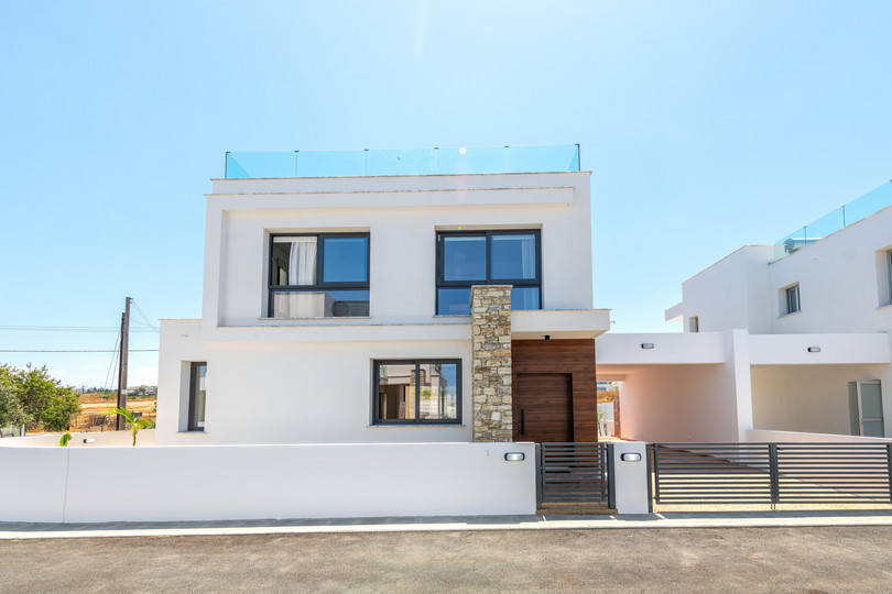 Vaša čudovita počitniška vila, Protaras Villa 1037