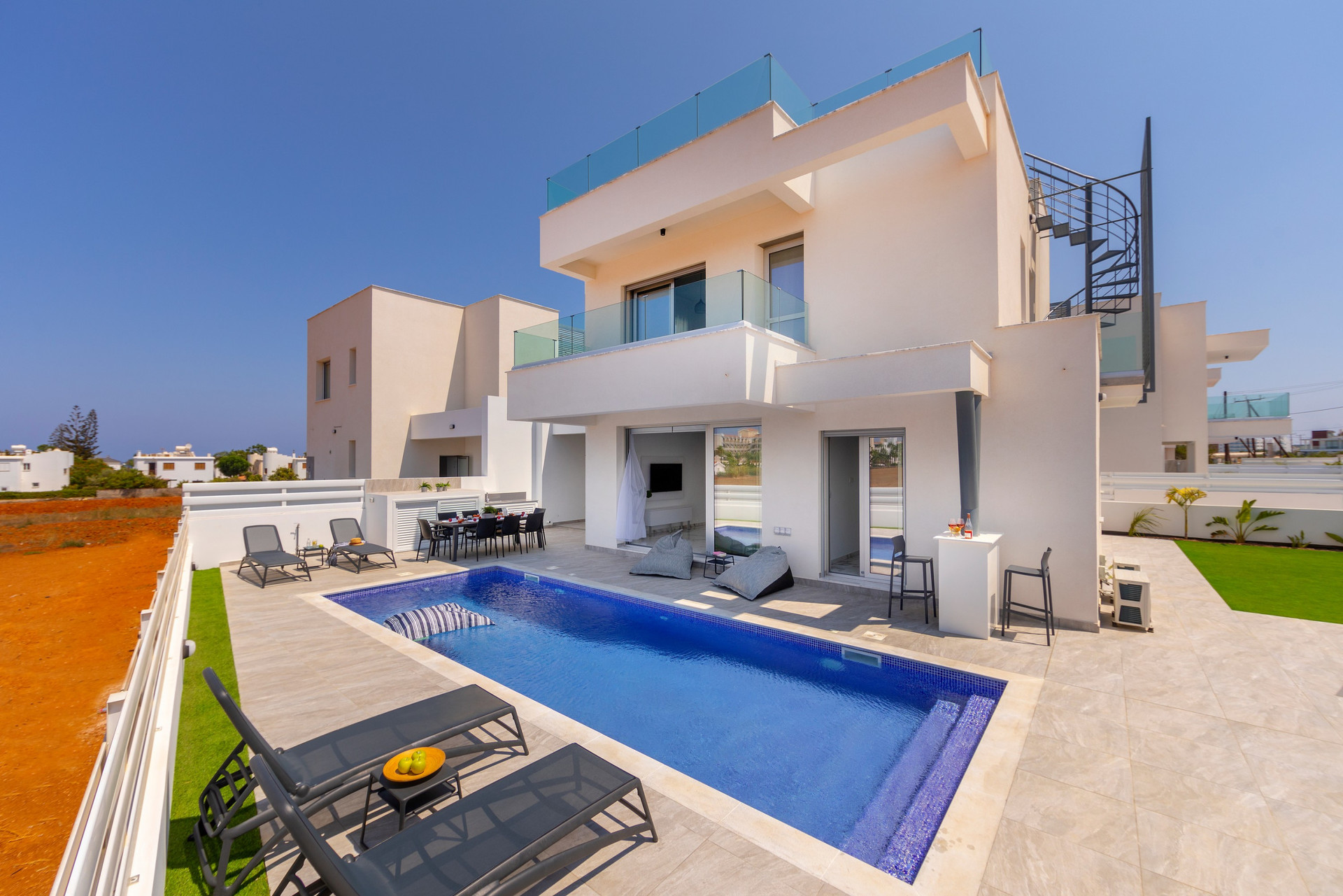 Vaša vila s 5 zvezdicami v Protarasu, vila Protaras 1038