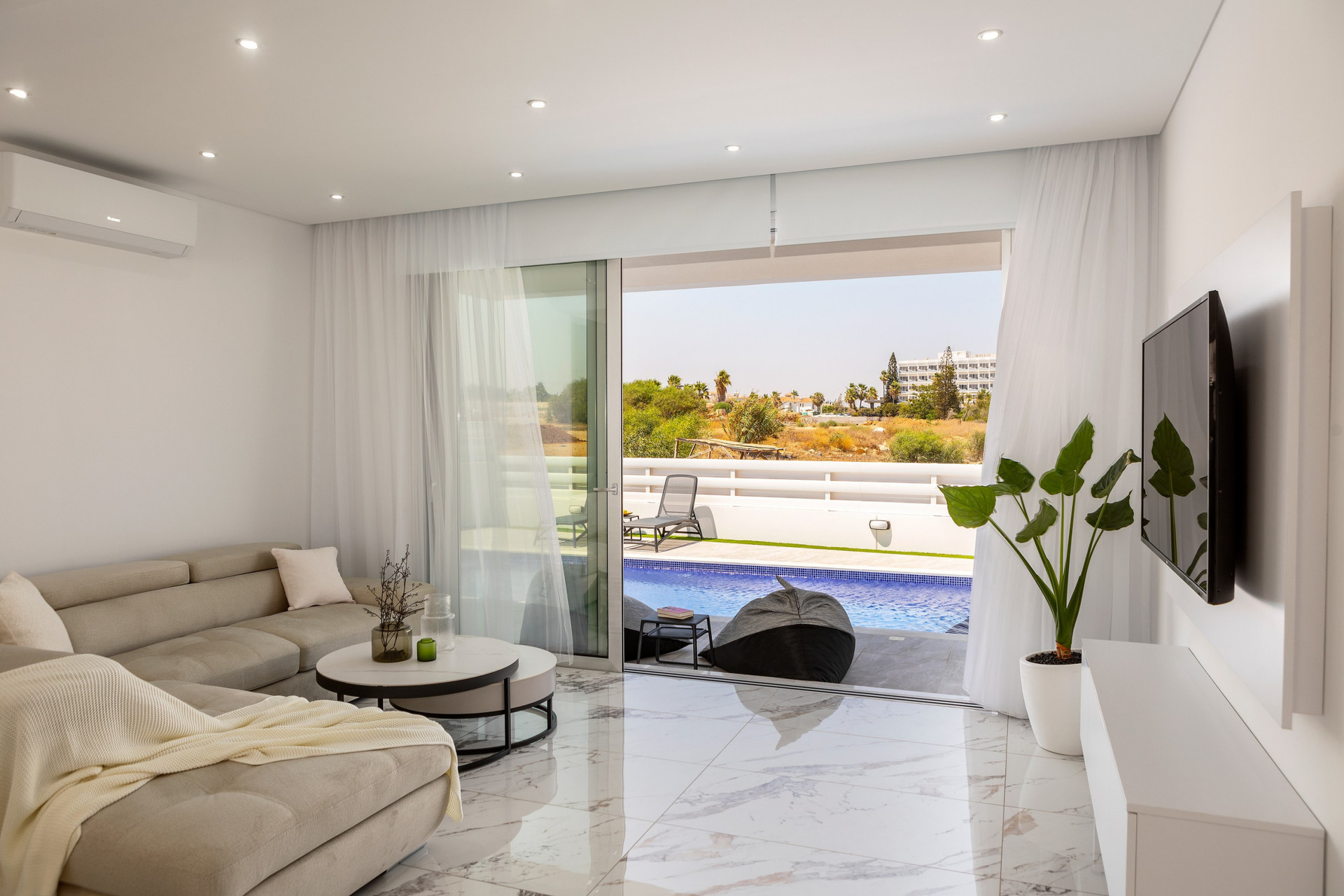 Vaša vila s 5 zvezdicami v Protarasu, vila Protaras 1038