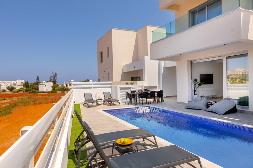 Vaša vila s 5 zvezdicami v Protarasu, vila Protaras 1038