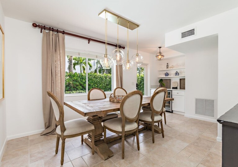 Najemite to razkošno opremljeno vilo v West Palm Beachu, West Palm Beach Villa 1875