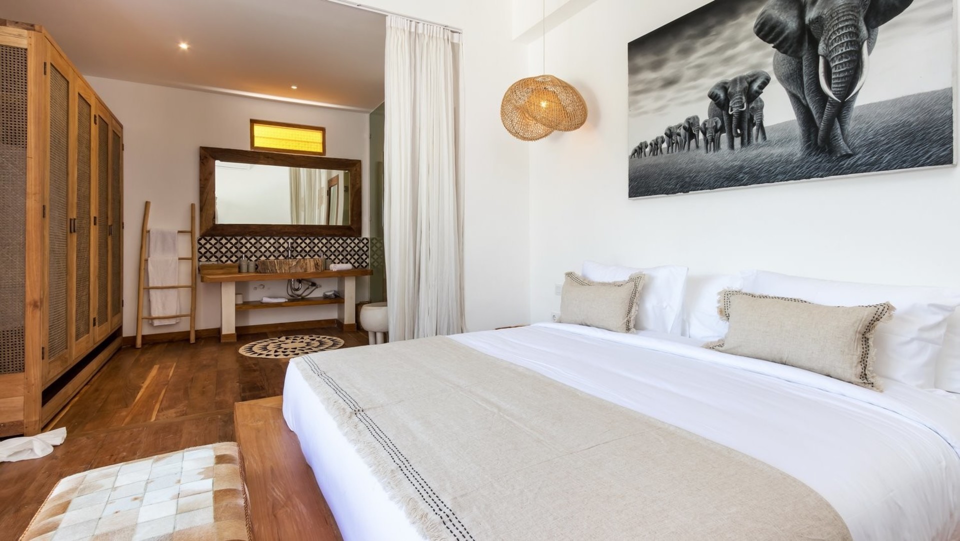 Mirna počitniška vila s 4 spalnicami in bazenom, vila Bali 2205
