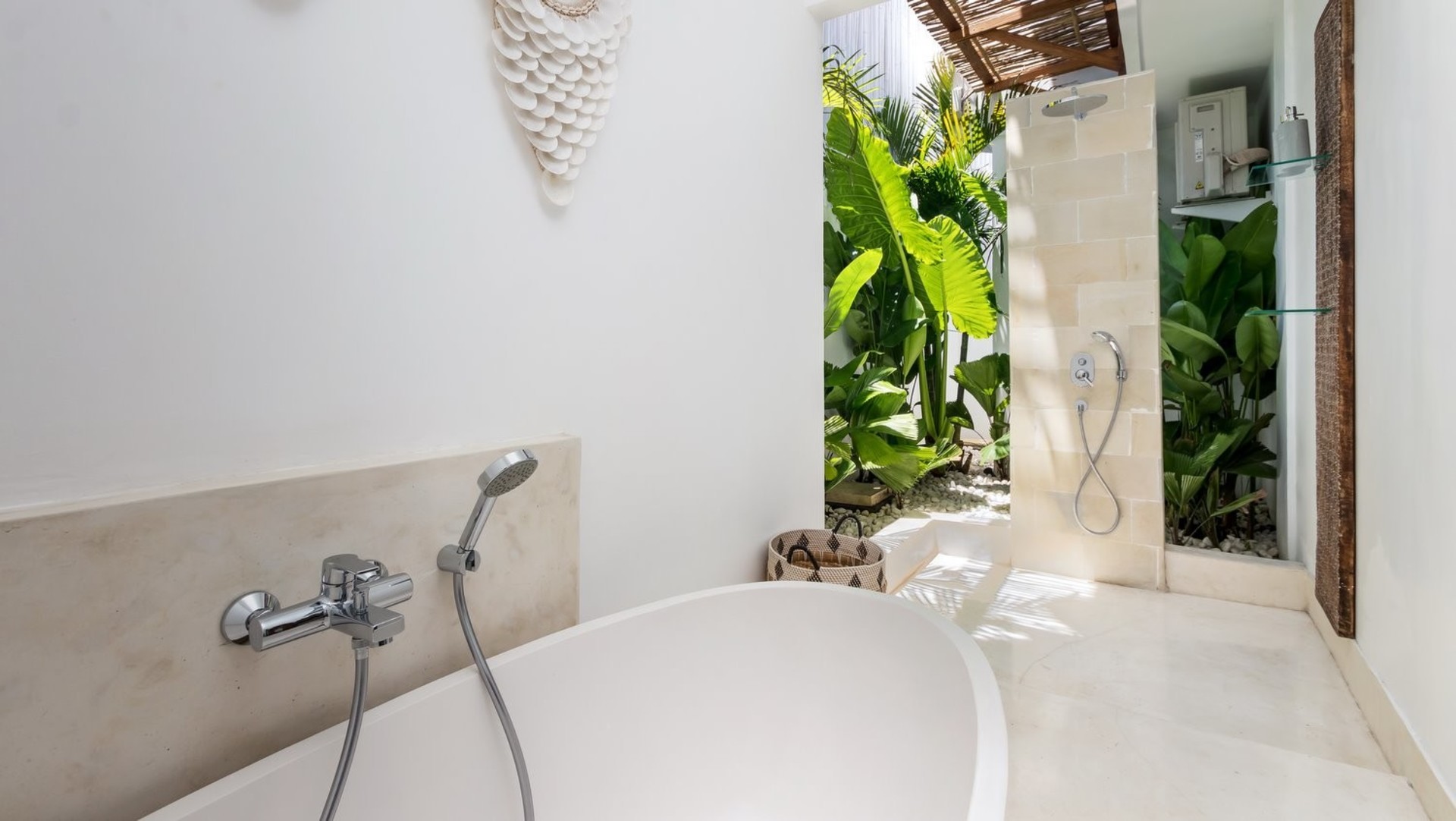 Mirna počitniška vila s 4 spalnicami in bazenom, vila Bali 2205