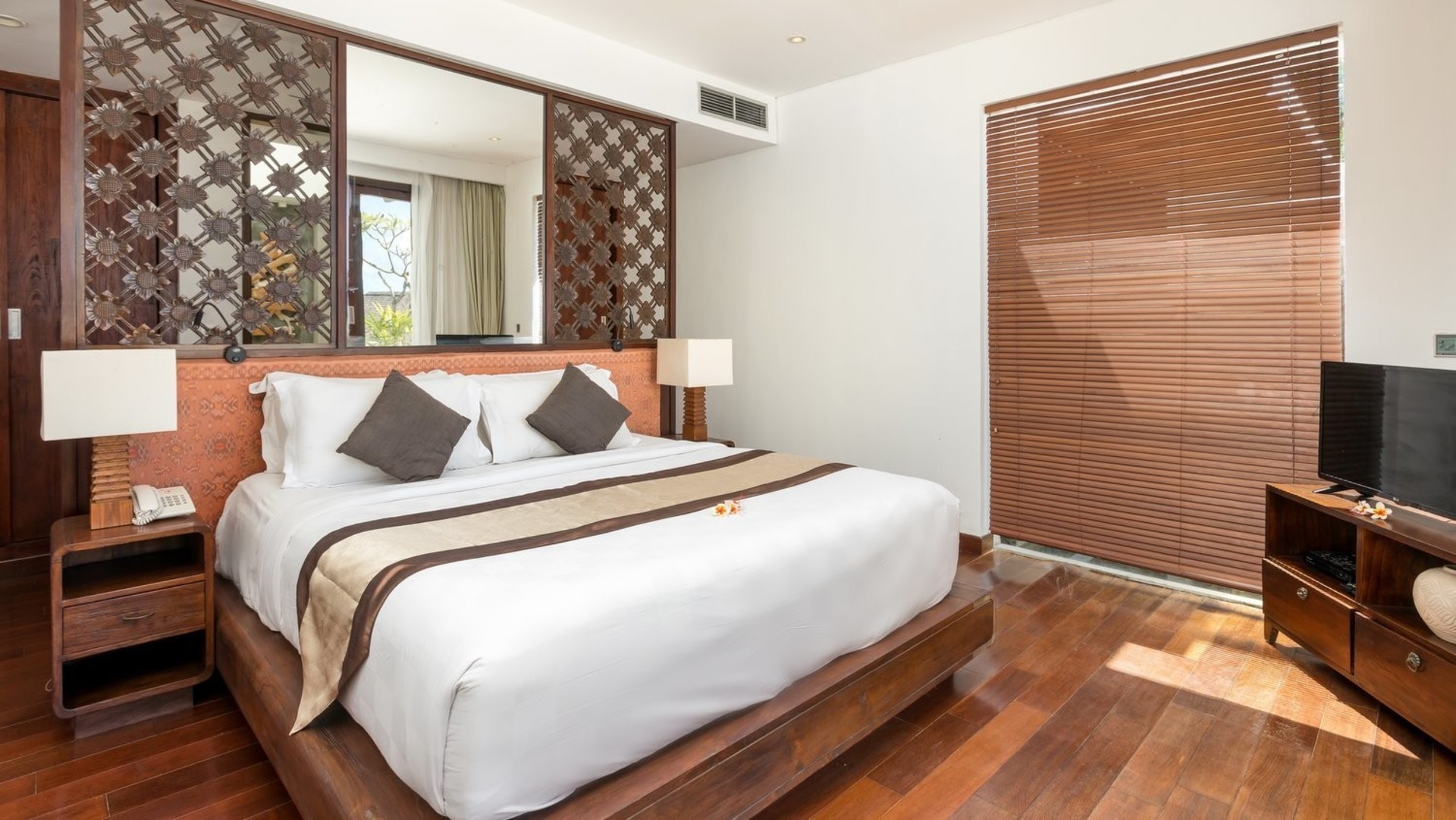 Mirna vila s 16 spalnicami z bazenom na Baliju, vila Bali 2209