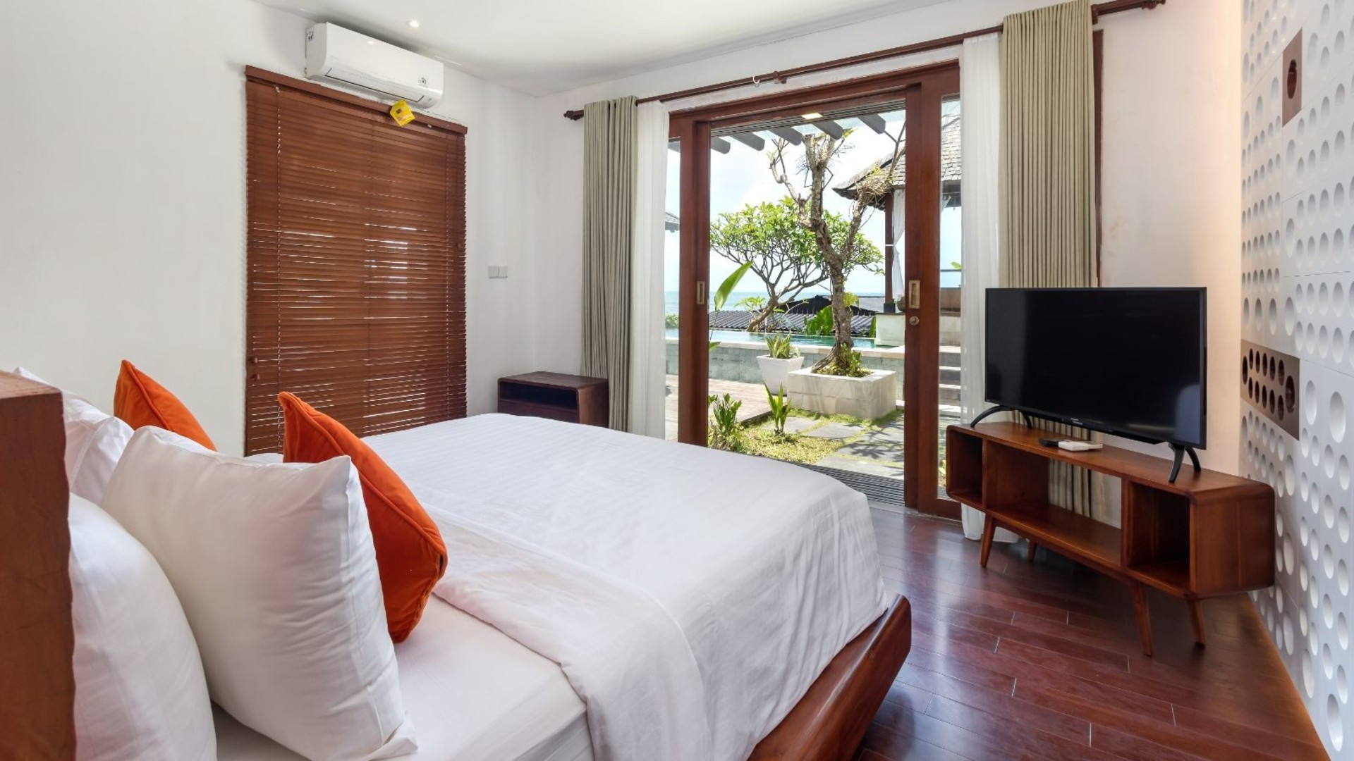 Mirna vila s 16 spalnicami z bazenom na Baliju, vila Bali 2209