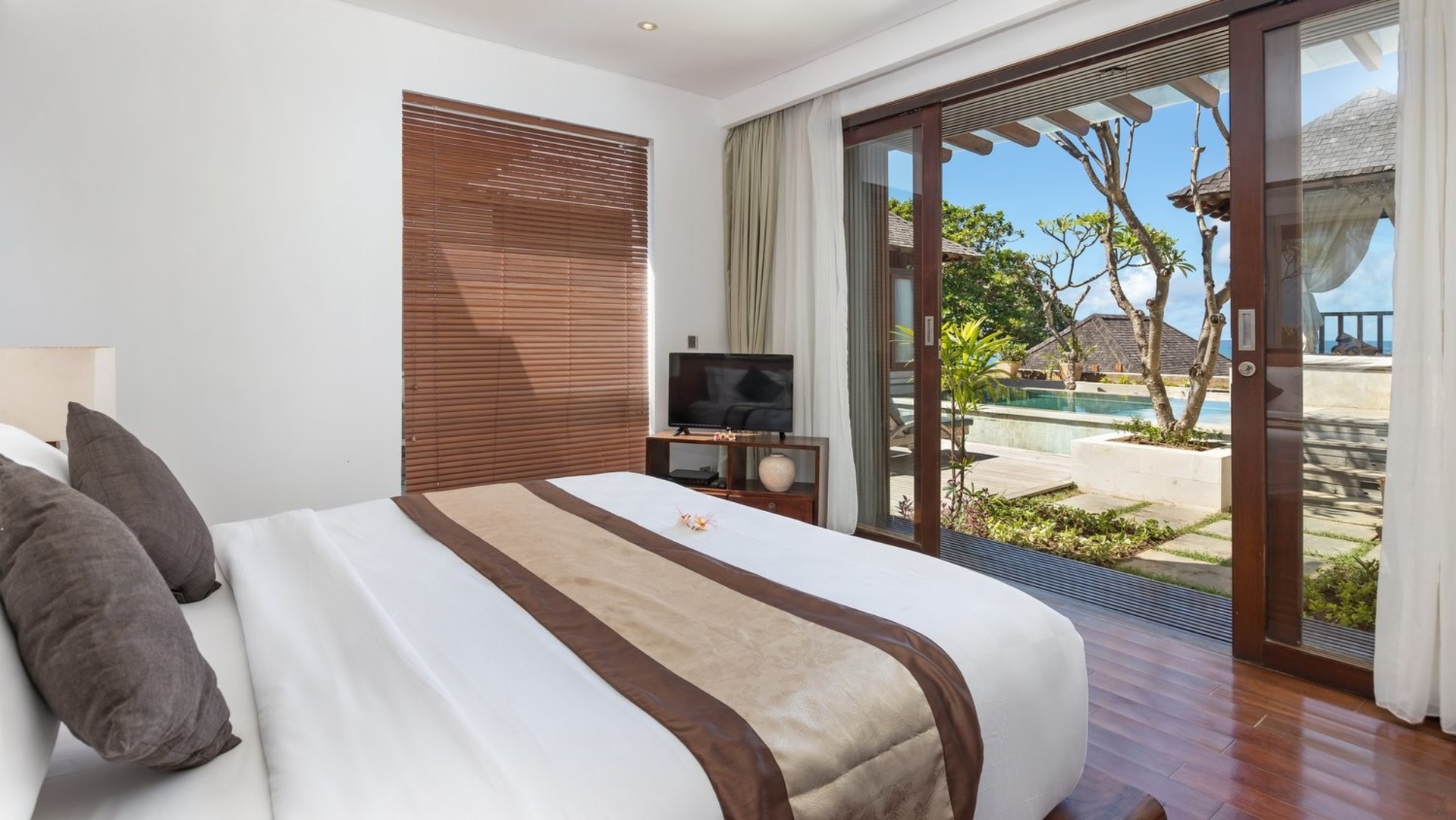 Mirna vila s 16 spalnicami z bazenom na Baliju, vila Bali 2209
