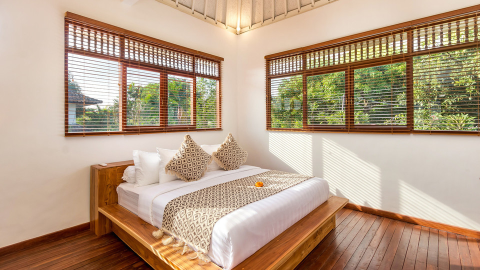 Neverjetna vila s 4 spalnicami in bazenom na Baliju, Bali Villa 2211