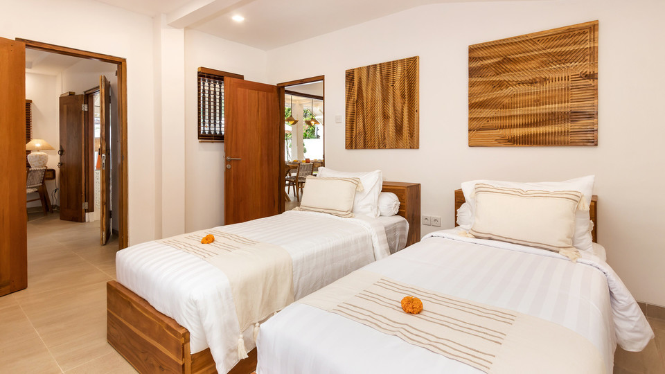 Neverjetna vila s 4 spalnicami in bazenom na Baliju, Bali Villa 2211