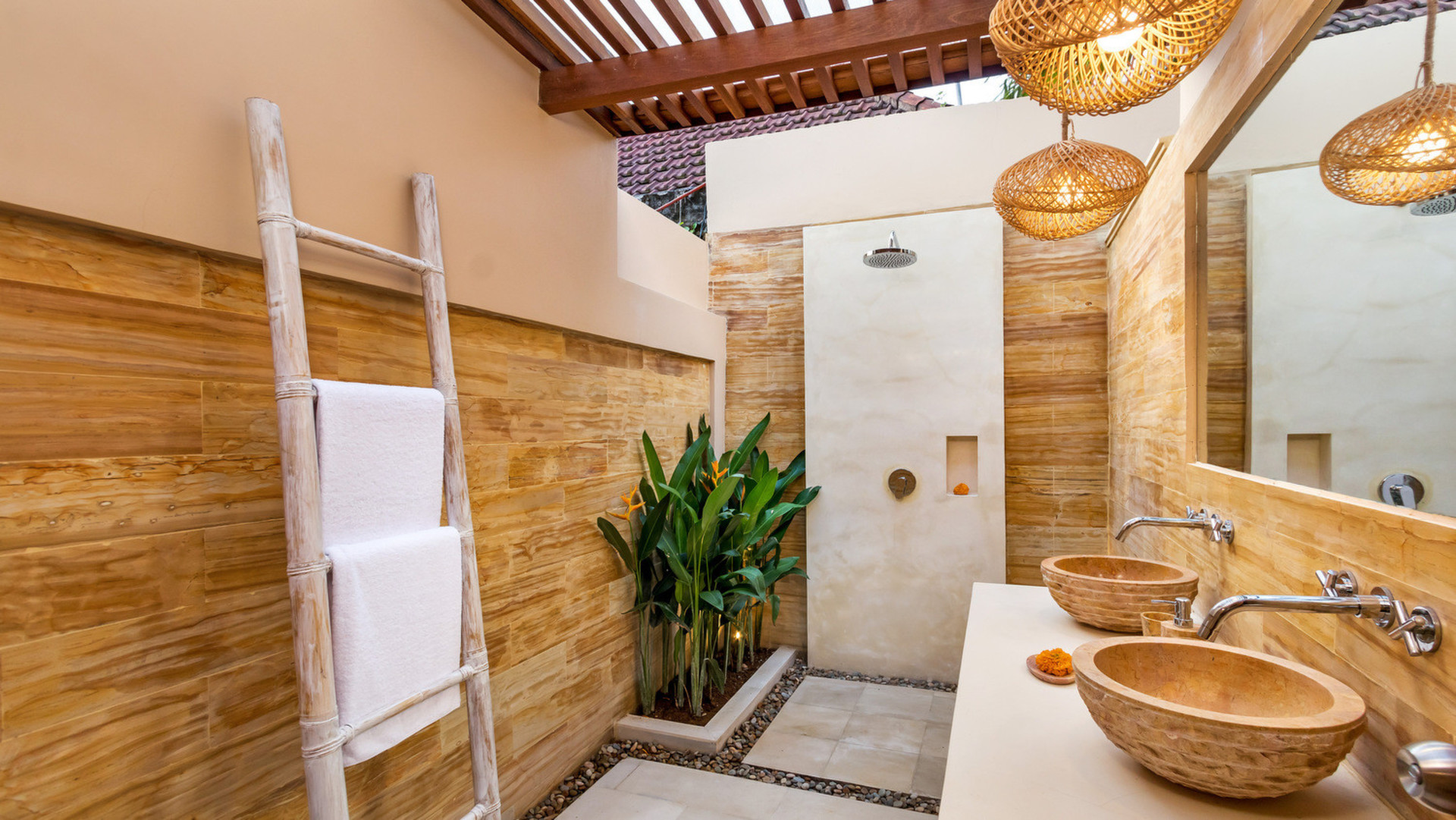 Neverjetna vila s 4 spalnicami in bazenom na Baliju, Bali Villa 2211