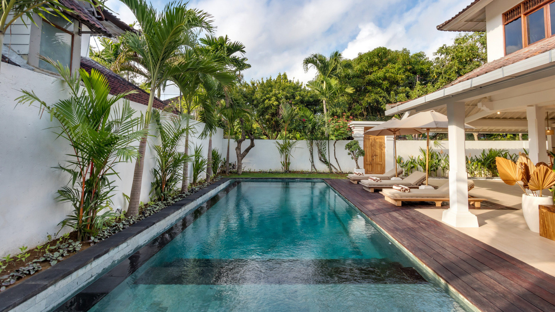 Neverjetna vila s 4 spalnicami in bazenom na Baliju, Bali Villa 2211