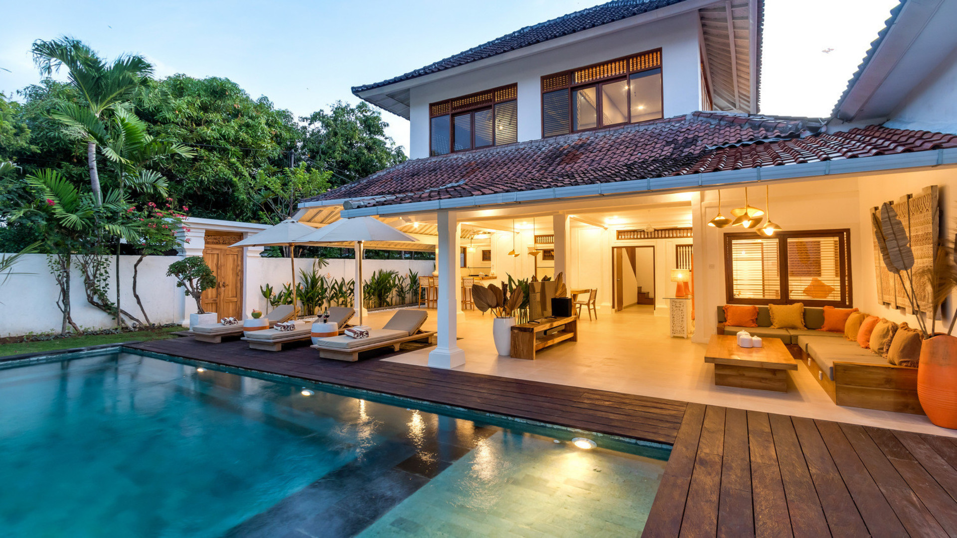 Neverjetna vila s 4 spalnicami in bazenom na Baliju, Bali Villa 2211