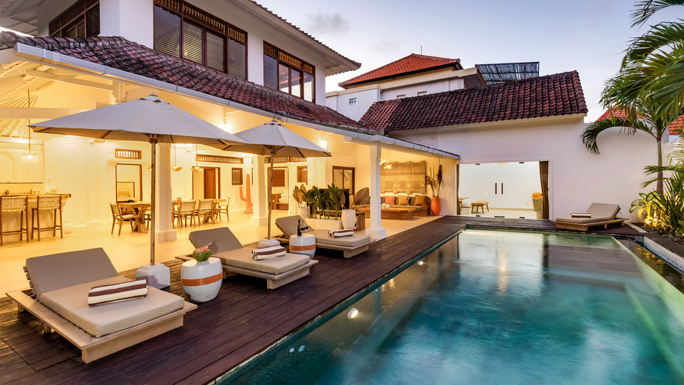 Neverjetna vila s 4 spalnicami in bazenom na Baliju, Bali Villa 2211