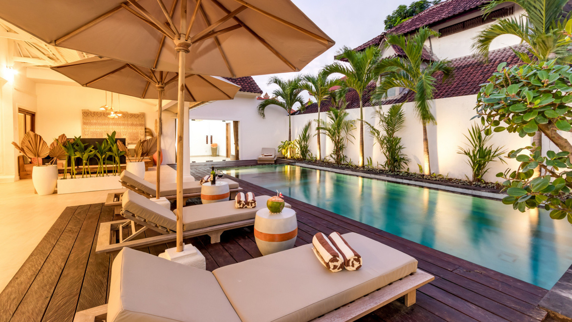 Neverjetna vila s 4 spalnicami in bazenom na Baliju, Bali Villa 2211
