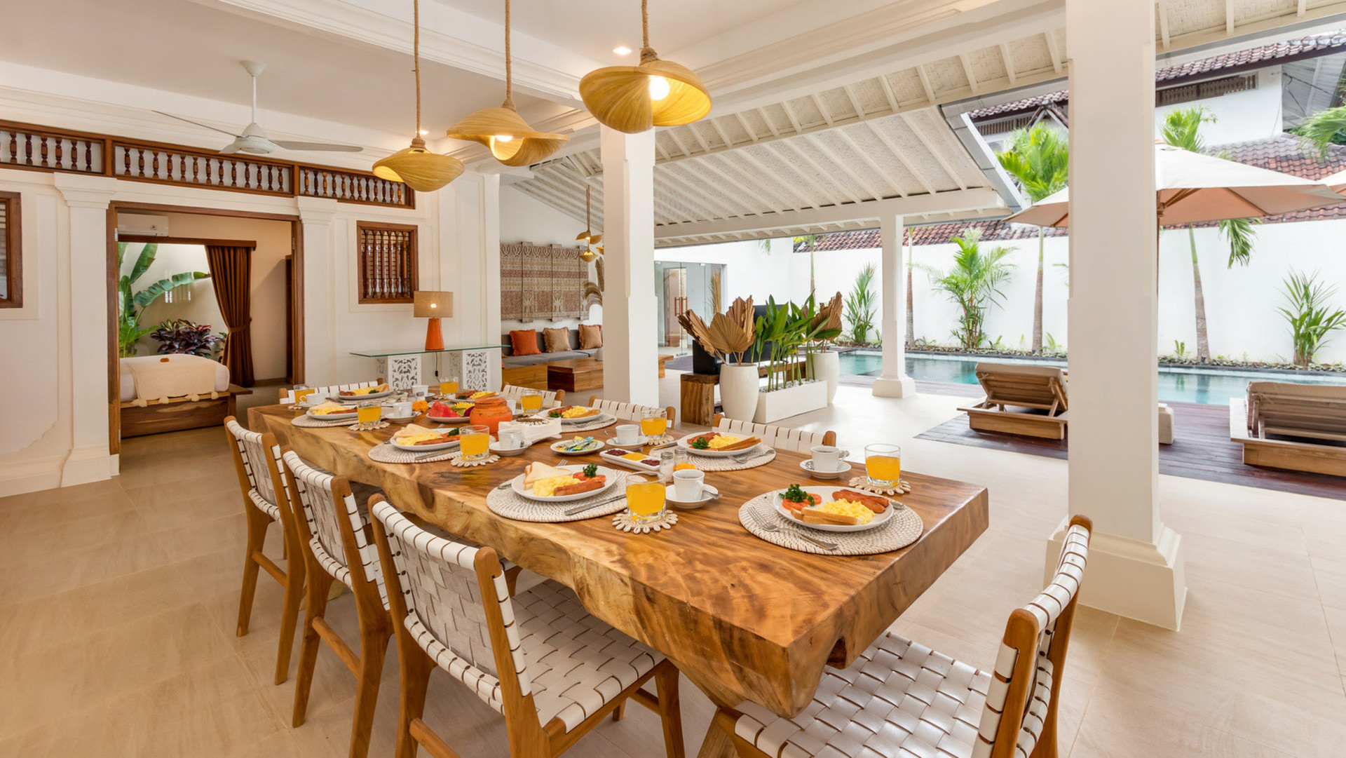 Neverjetna vila s 4 spalnicami in bazenom na Baliju, Bali Villa 2211