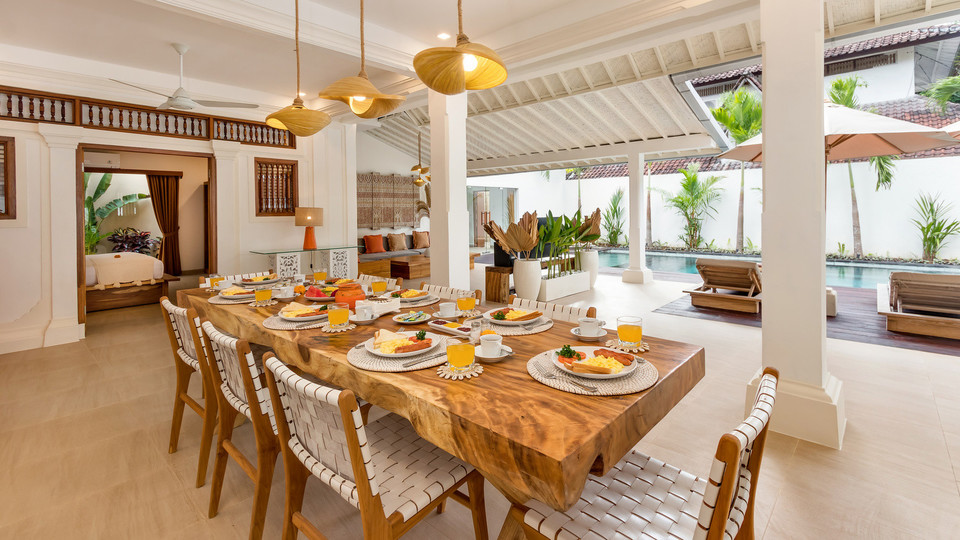 Neverjetna vila s 4 spalnicami in bazenom na Baliju, Bali Villa 2211