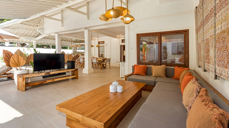 Neverjetna vila s 4 spalnicami in bazenom na Baliju, Bali Villa 2211