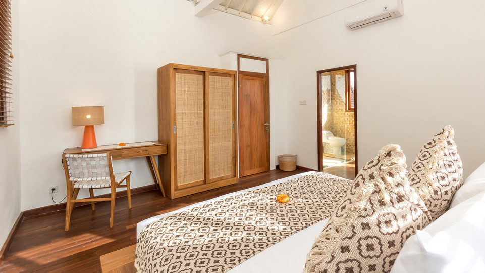 Čudovita 4-sobna vila z bazenom, Bali Villa 2212