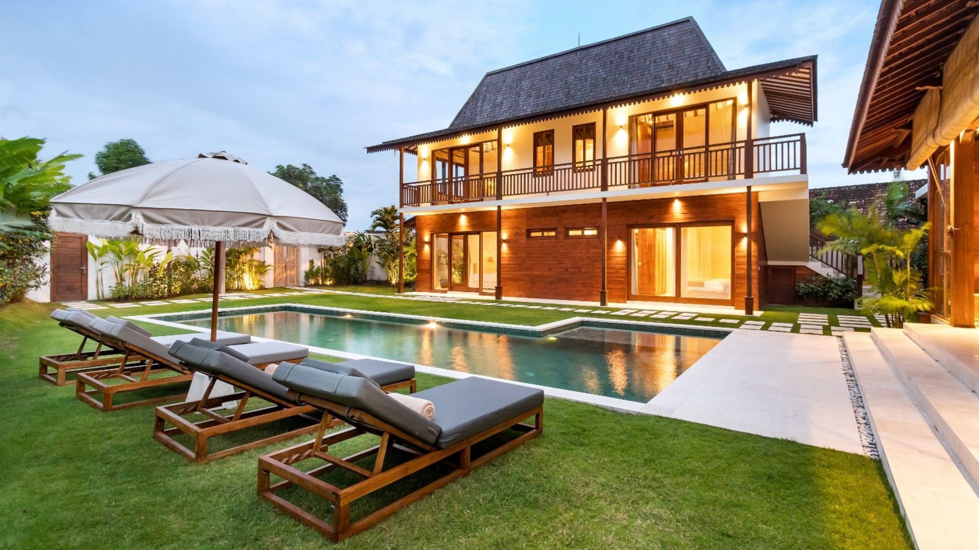 Neverjetna vila s 4 spalnicami in bazenom, Bali Villa 2217