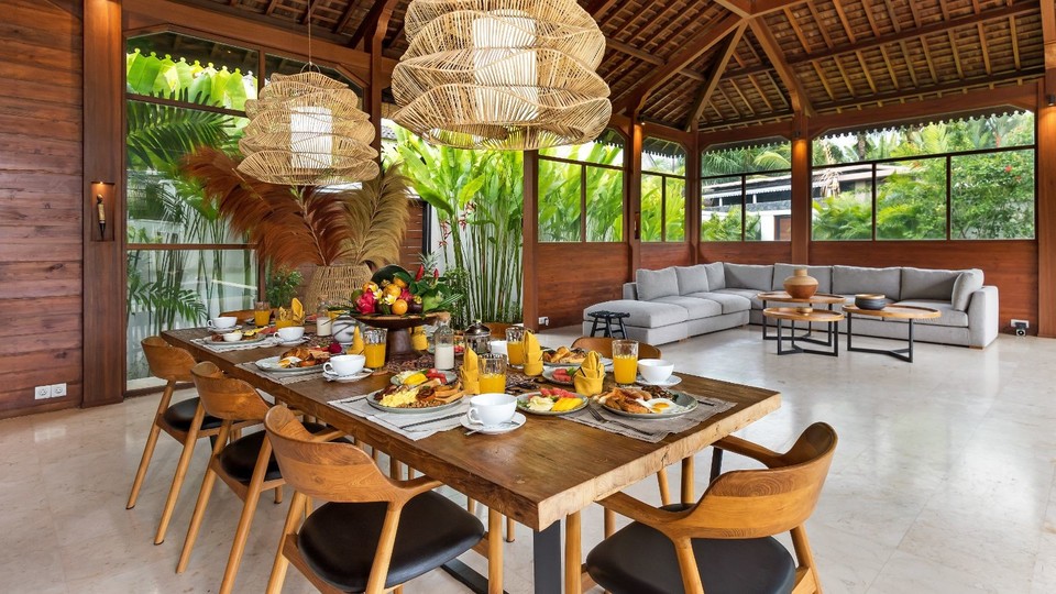 Neverjetna vila s 4 spalnicami in bazenom, Bali Villa 2217