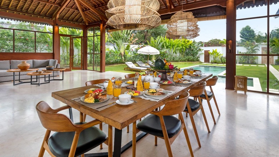 Neverjetna vila s 4 spalnicami in bazenom, Bali Villa 2217