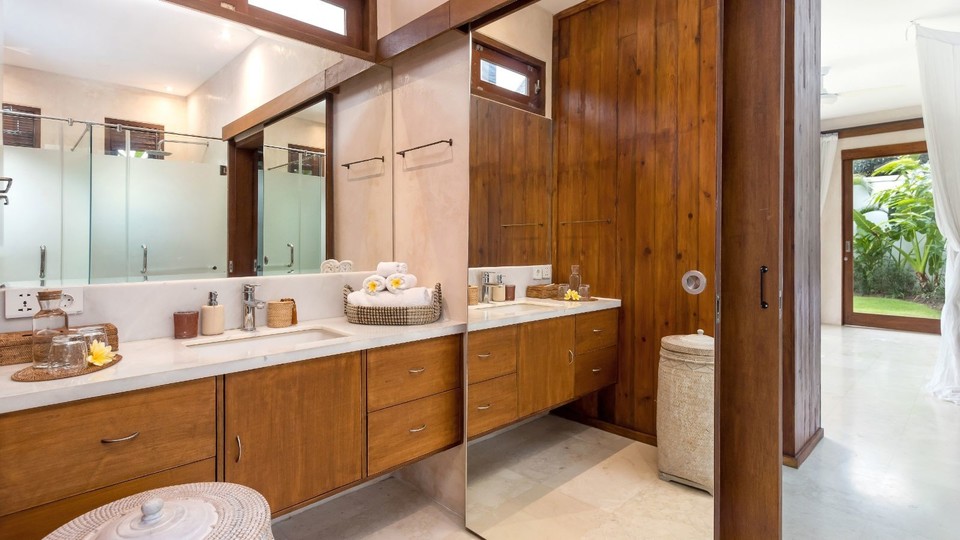 Neverjetna vila s 4 spalnicami in bazenom, Bali Villa 2217