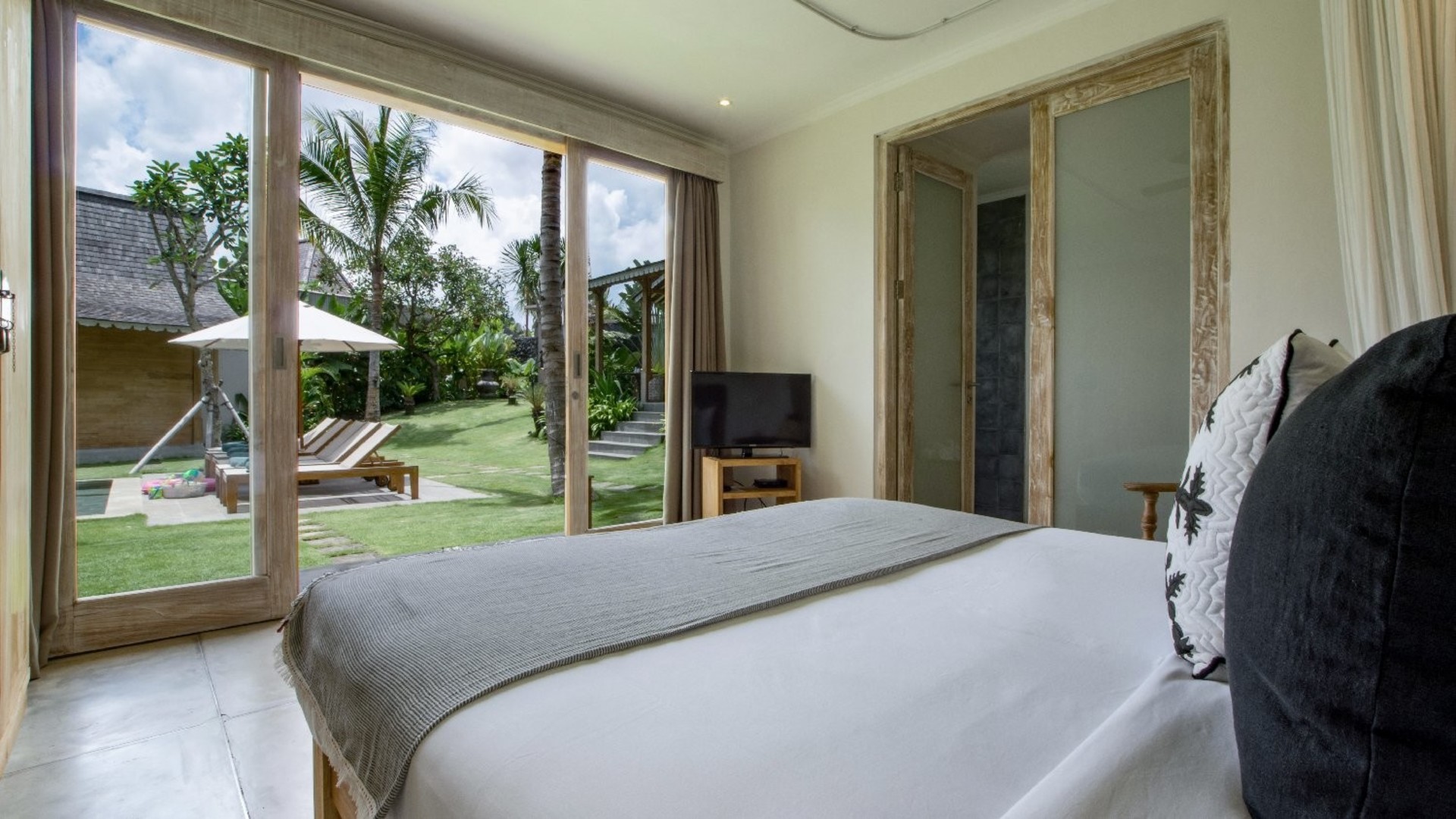 Čudovita 9-sobna vila z bazenom, Bali Villa Bali Villa 2218