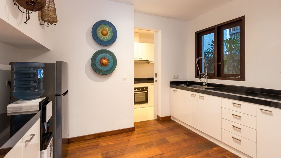 Moderna vila s 4 spalnicami z bazenom in balkonom, vila na Baliju 2220