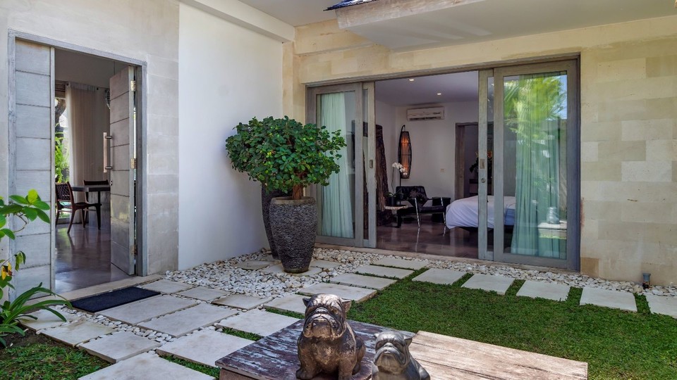 Sončna vila s 3 spalnicami blizu plaže z bazenom, vila na Baliju 2225