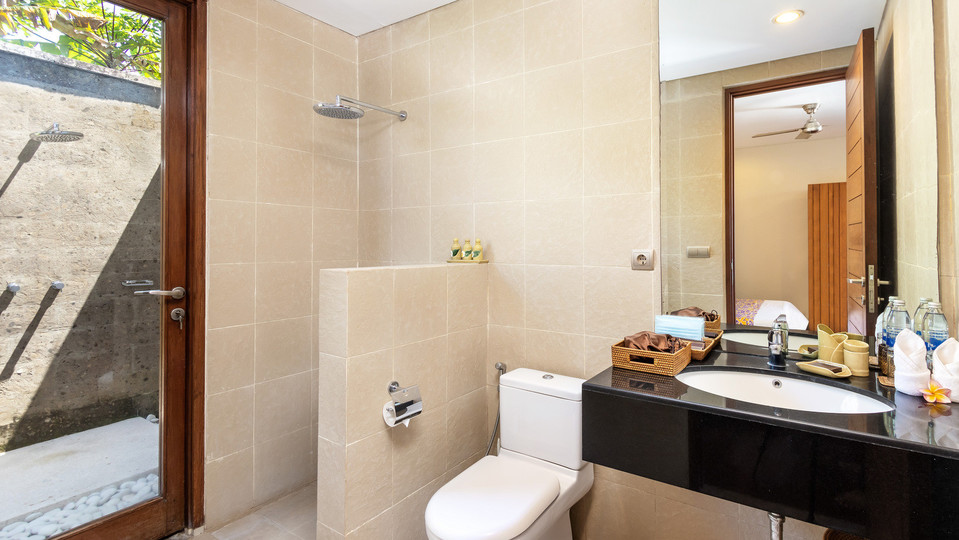 Prostorna vila s 4 spalnicami z bazenom in vrtom, vila na Baliju 2233