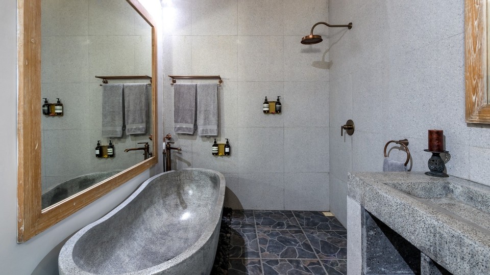 Prenovljena vila s 3 spalnicami z bazenom - popolna za pare, vila na Baliju 2237