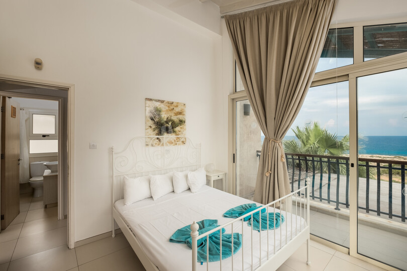 Luksuzna vila s pogledom na morje, Protaras Villa 1718