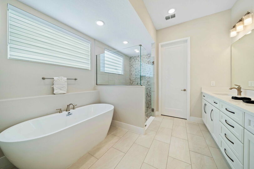 Čudovita vila s prvovrstno opremo, Orlando Villa 1000