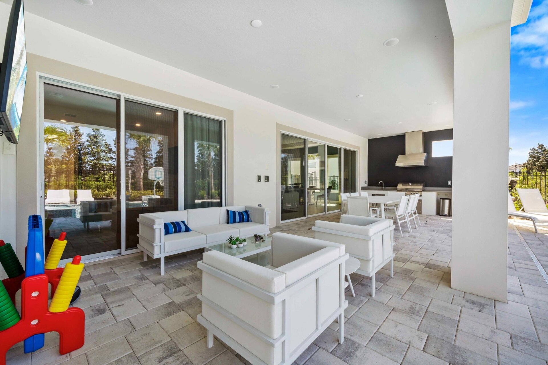 Čudovita vila s prvovrstno opremo, Orlando Villa 1000