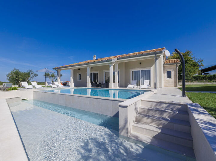 Vaš popoln pobeg, Novigrad (Istra) 1259, Nova Vas, Croatia