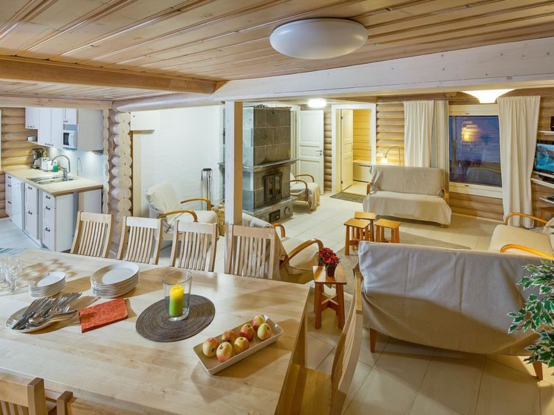Kitchen / Dining Room