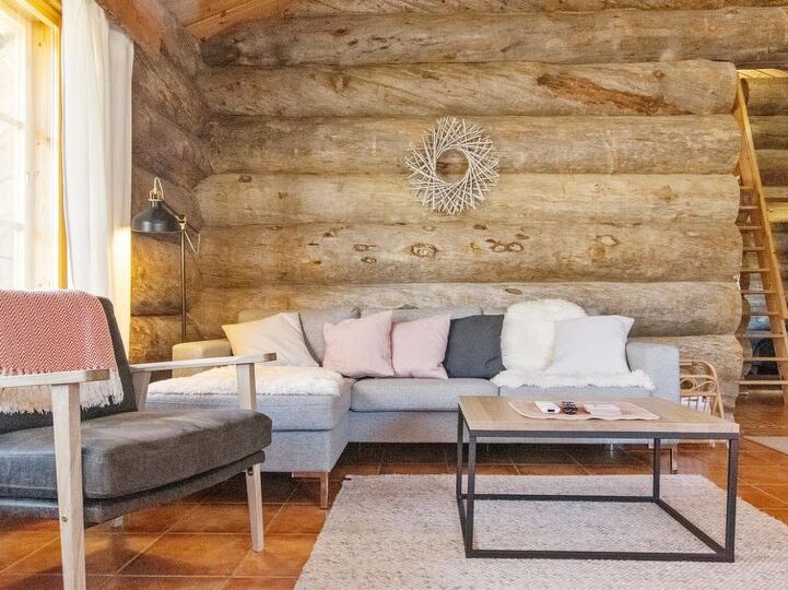 Ekskluziven dom na popolni lokaciji, Inari 1300