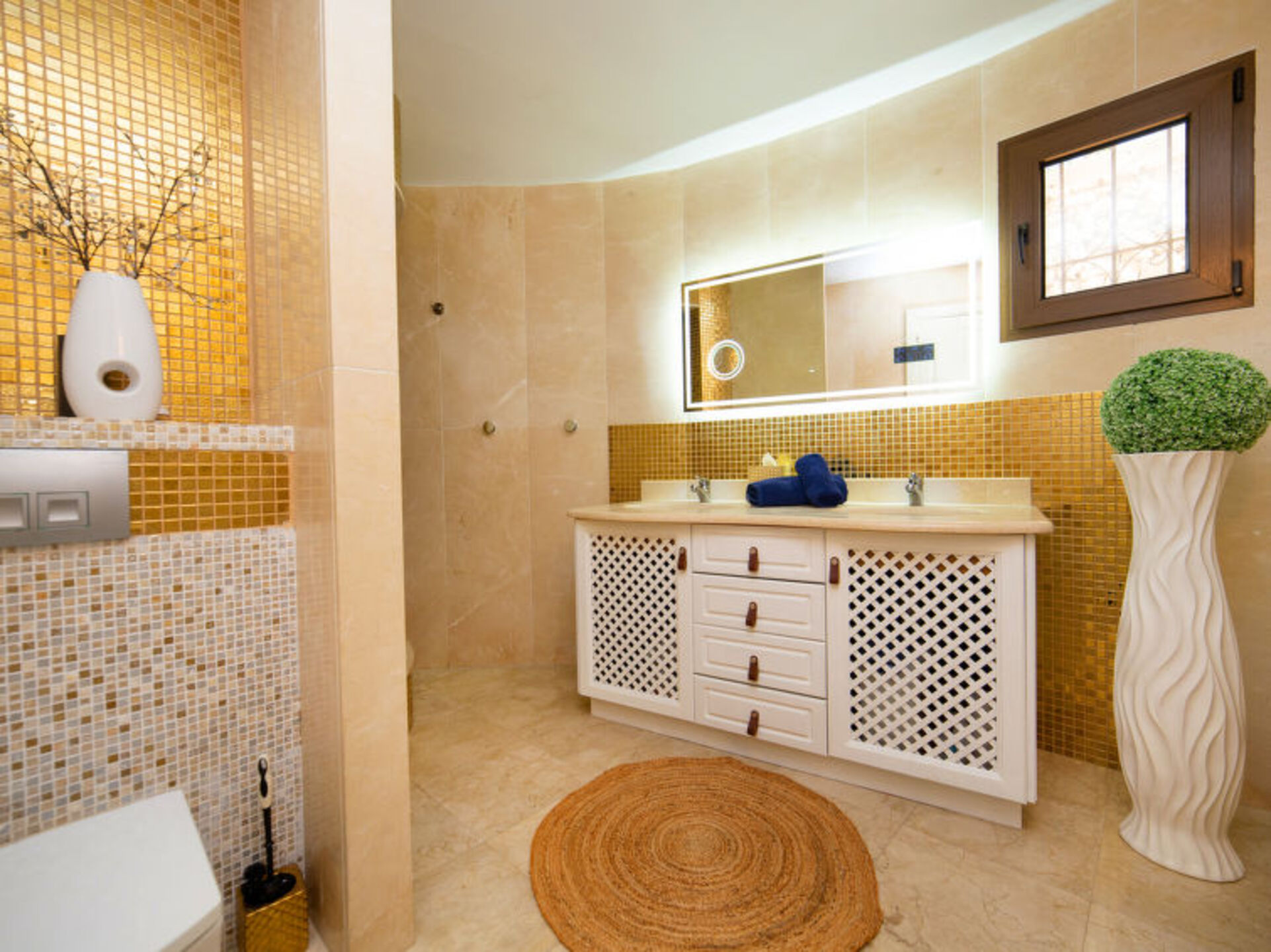 Bathroom / Wellness